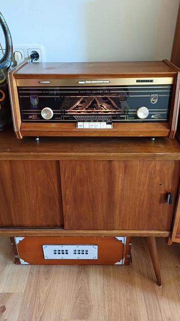 Vintage Philips Bi-Ampli B5X23A/74 – buizenradio beschikbaar voor biedingen