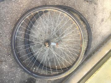 Fietsonderdelen, velgen, spatbord, dragers, versnelling zie beschikbaar voor biedingen