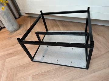 Frame voor miner beschikbaar voor biedingen