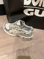 Asics GEL NYC NIEUW!, Kleding | Dames, Schoenen, Ophalen of Verzenden, Nieuw, Beige, Sneakers of Gympen