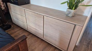Lichtbruine grijs dressoir beschikbaar voor biedingen