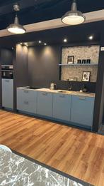 Showroomkeuken, Huis en Inrichting, Keuken | Complete keukens, Ophalen, Overige materialen, Blauw, Nieuw
