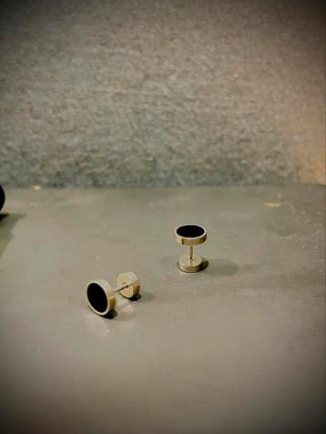Knoopoorbellen 8mm beschikbaar voor biedingen