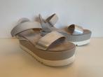 Gadea leer leren plateau slipper sandaal wit grijs zilver 39, Sandalen of Muiltjes, Gadea, Wit, Zo goed als nieuw