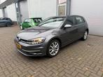 Volkswagen Golf 1.0 TSI 110pk 5D 2018 Grijs, Auto's, Voorwielaandrijving, Origineel Nederlands, Handgeschakeld, 3 cilinders