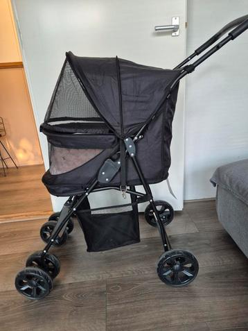 Zo goed als nieuwe hondenbuggy  beschikbaar voor biedingen