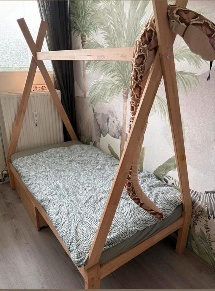 Tipi bed kind, Antiek en Kunst, Antiek | Meubels | Bedden, Ophalen