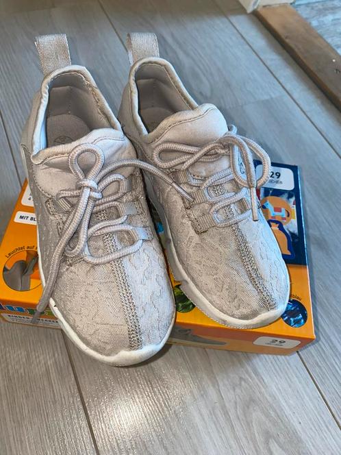 Leuke schattige licht sneakers in maat 29 van Lupilu, Kinderen en Baby's, Kinderkleding | Schoenen en Sokken, Zo goed als nieuw