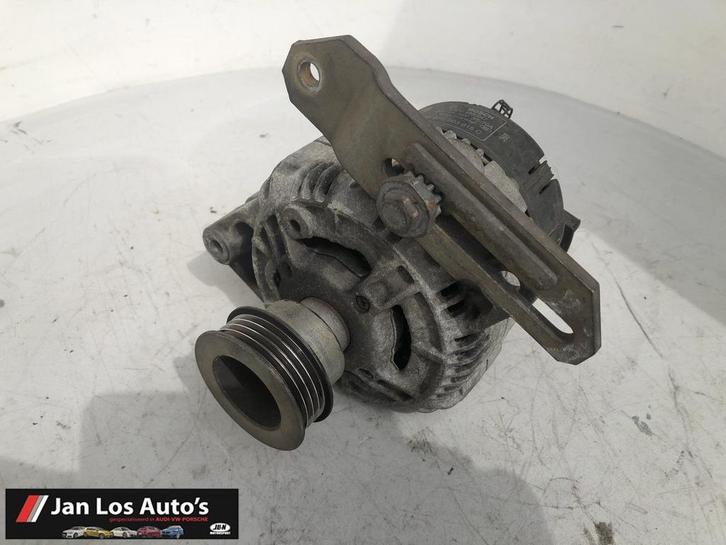 Audi 80 b4 2.0 Dynamo 70 a, Auto-onderdelen, Motor en Toebehoren, Audi, Gebruikt, Herkomst onderdeel bekend, Ophalen of Verzenden