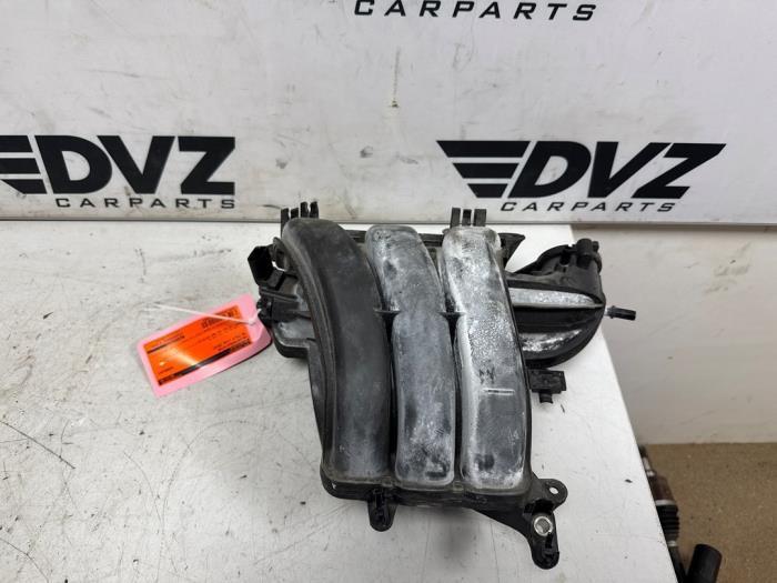 Inlaatspruitstuk van een Volkswagen Polo, Auto-onderdelen, Motor en Toebehoren, Volkswagen, Gebruikt, 3 maanden garantie, Ophalen of Verzenden