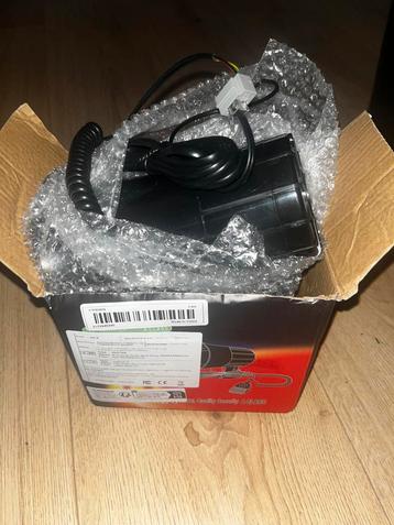 Megafoon waar je door kan praten/muziek (auto) beschikbaar voor biedingen