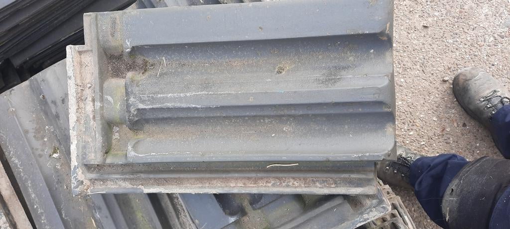 Vlakke Mulden blauw gesmoord dakpannen, Ophalen, Gebruikt, Steen of Klei, Blauw