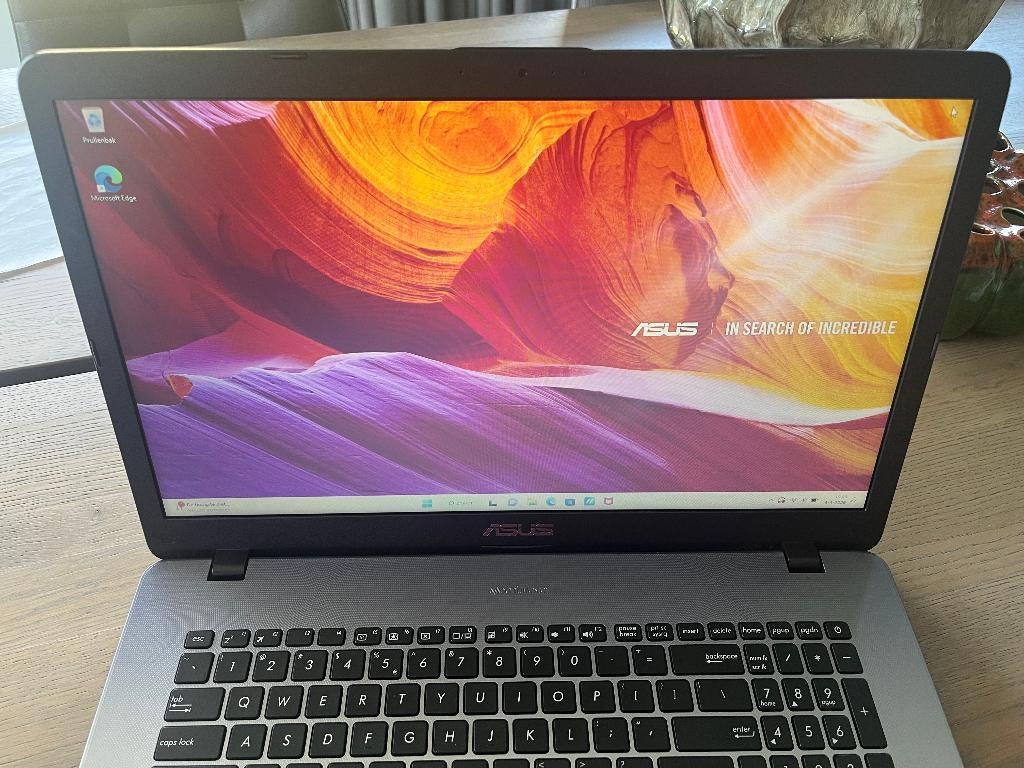 Nagenoeg nieuwe Asus Laptop Vivobook 17 inch Windows 11 home, Ophalen of Verzenden, 17 inch of meer, 2 tot 3 Ghz