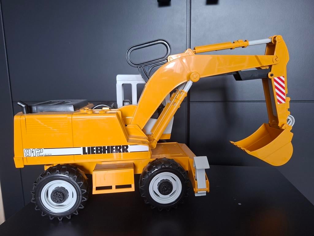 Liebherr 912 kraan speelgoed, Ophalen of Verzenden, Zo goed als nieuw