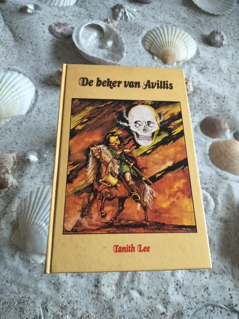 Tanith Lee - De beker van Avillis, Boeken, Fantasy, Gelezen, Ophalen of Verzenden