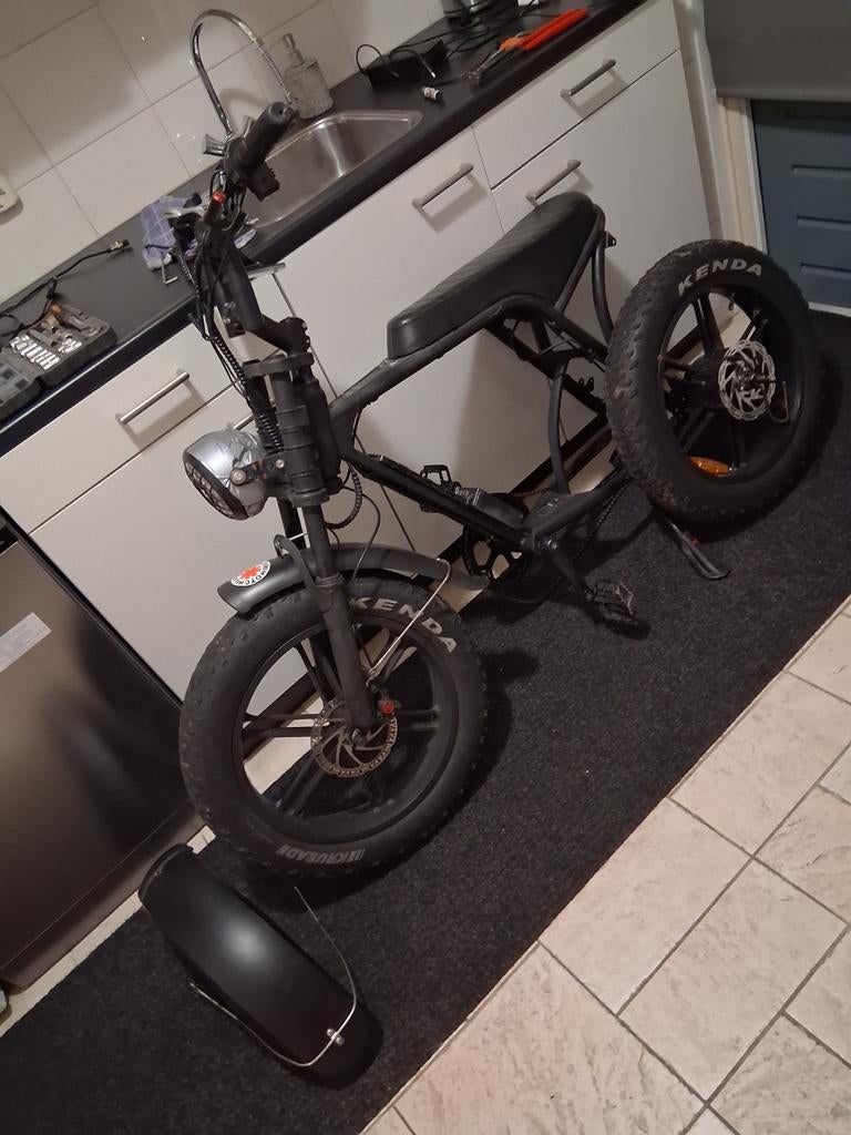 Fatbike v8, Fietsen en Brommers, Elektrische fietsen, Ophalen of Verzenden, Overige merken