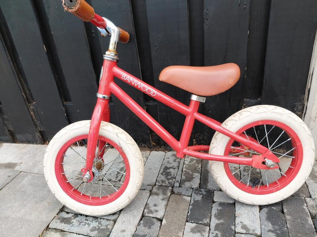Banwood loopfiets rood met gebruikerssporen, Ophalen, Gebruikt, Loopfiets
