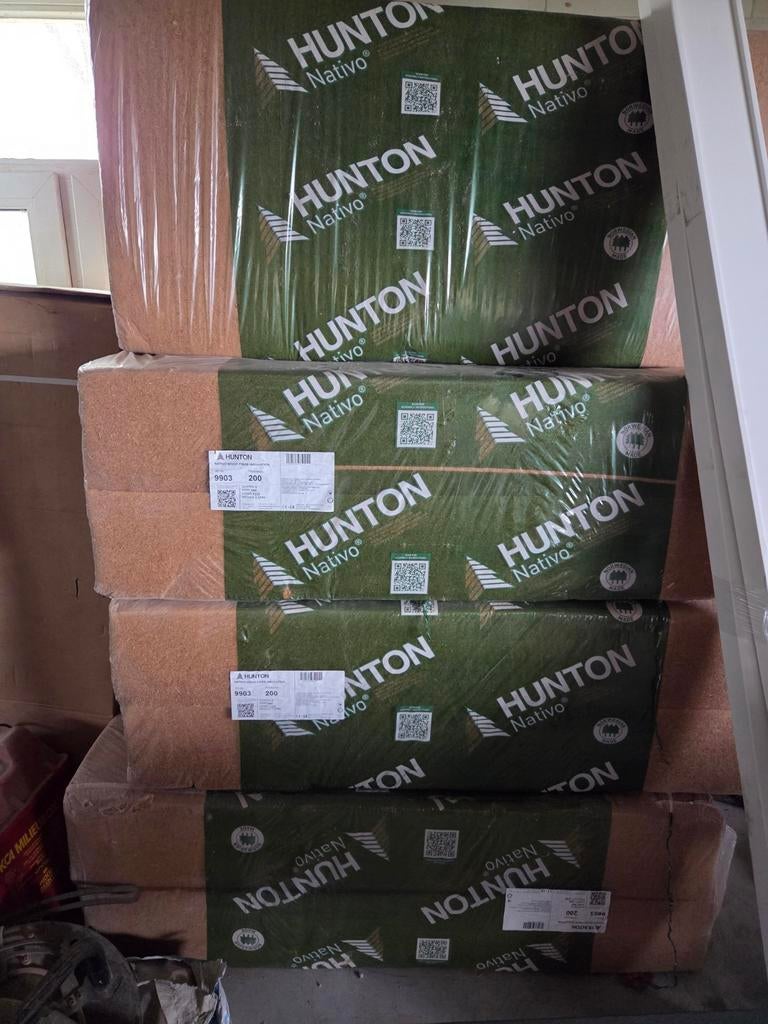 Nieuwe Hunton Nativo houtvezel isolatieplaten 200mm 8 stuks, Doe-het-zelf en Verbouw, Isolatie en Afdichting, Ophalen, 12 cm of meer