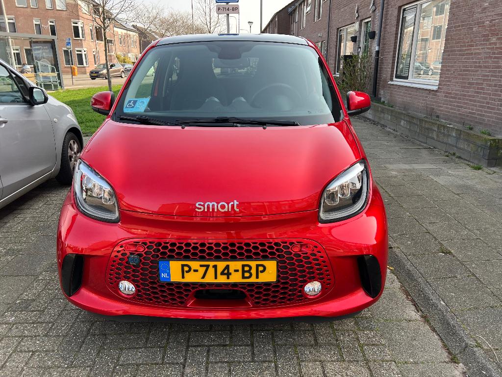 Smart ForFour EQ 82pk 2022 Rood, Auto's, Smart, Automaat, Achterwielaandrijving, 4 stoelen, 43 €/maand
