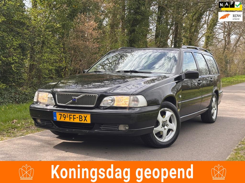 Volvo V70 2.4 Europa | LPG + Cruise control Nu € 1.950,- !, Auto's, Volvo, Voorwielaandrijving, Gebruikt, Stoelverwarming, Zwart