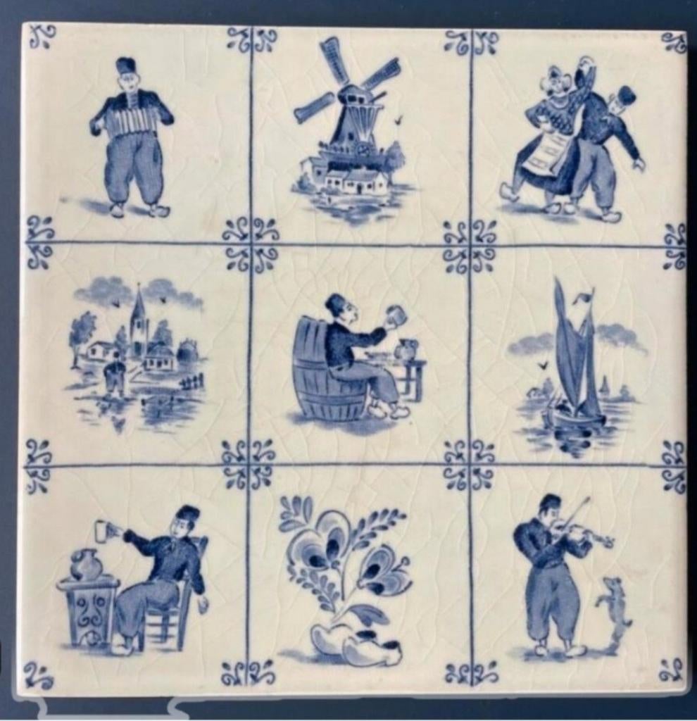 Porseleine tegeltje met oude Hollandse taferelen., Antiek en Kunst, Antiek | Wandborden en Tegels, Ophalen of Verzenden