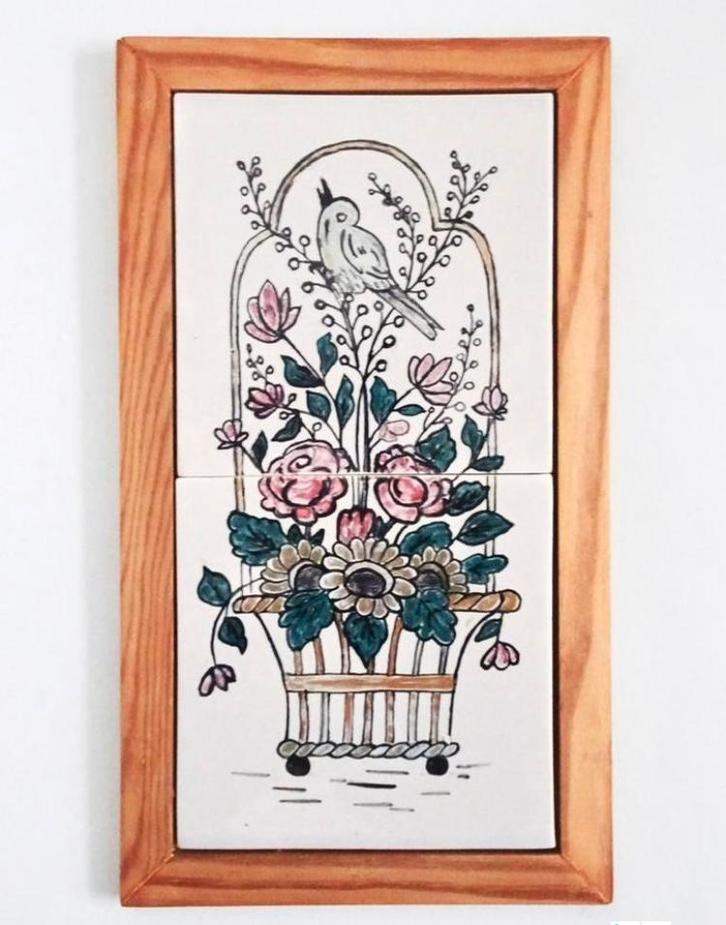 Vintage tegel tableau tegels vogel mand bloemen lijst hout, Huis en Inrichting, Woonaccessoires | Wanddecoraties, Gebruikt, Ophalen