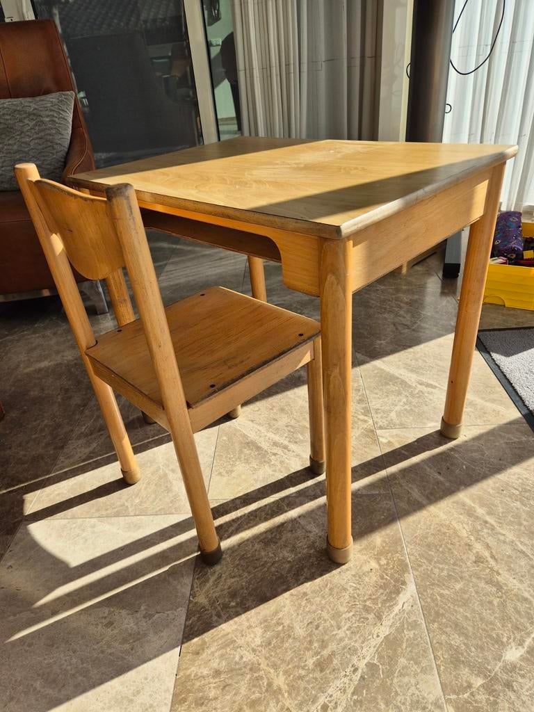 School tafel en stoeltje. Heel fijn voor de kids mijn kleink, Ophalen of Verzenden, Gebruikt
