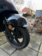 Nette Sym Allo Scooter uit 2012 - Inclusief Helm!, Fietsen en Brommers, Ophalen, Gebruikt, Benzine