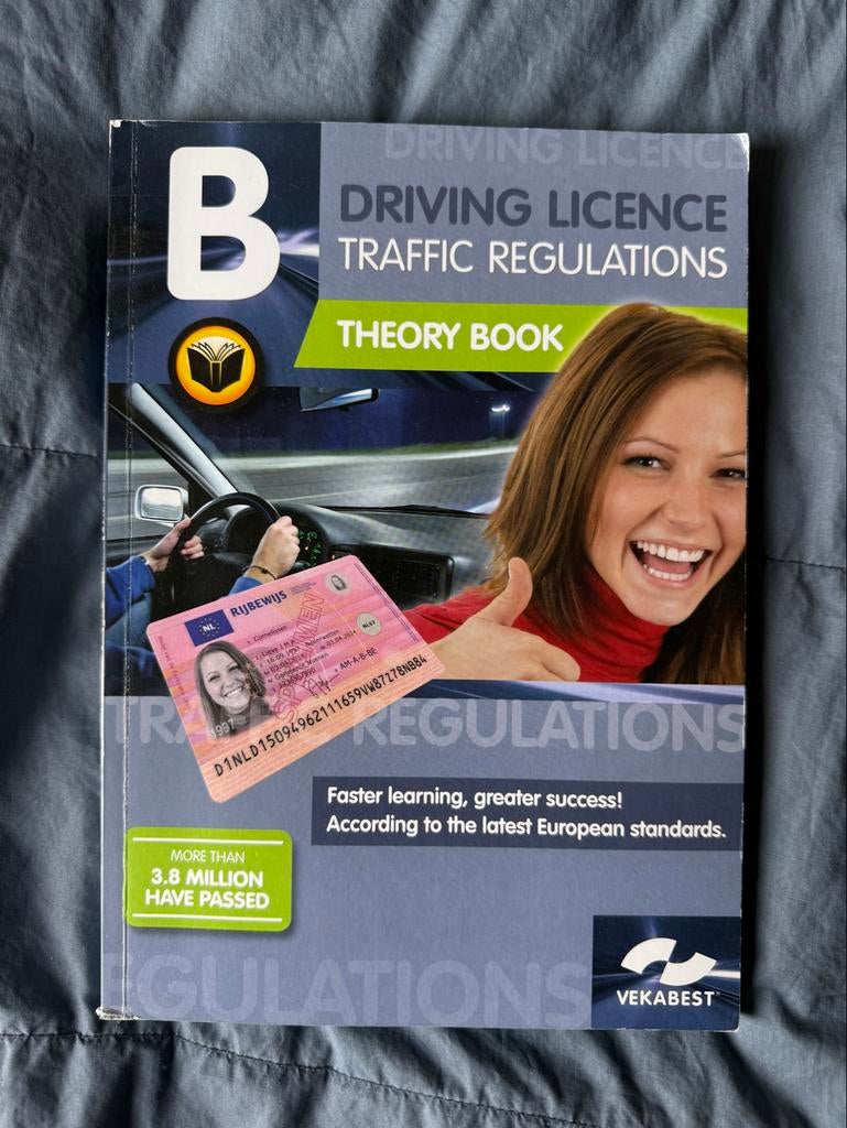 Rijbewijs B Theorieboek Engels - VekaBest, Ophalen of Verzenden, Zo goed als nieuw, Overige onderwerpen