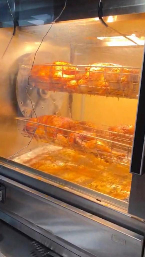 Kip gril met verwarmer, Witgoed en Apparatuur, Fornuizen, Zo goed als nieuw, Vrijstaand, Gas, 4 kookzones, Grill, Ophalen of Verzenden