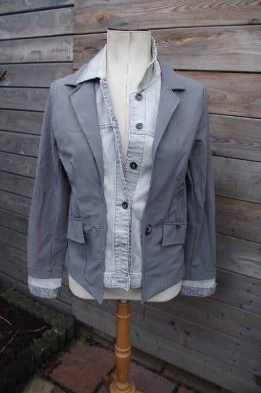 Jasje grijs Zip73 mt 38 Vaste prijs, Kleding | Dames, Jasjes, Kostuums en Pakken, Zo goed als nieuw, Jasje, Maat 38/40 (M), Grijs