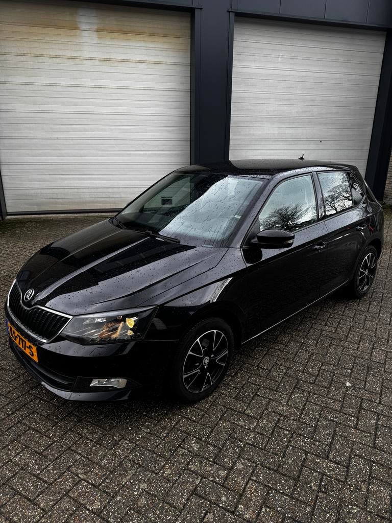 Skoda Fabia 1.4 TDI | NAP | Zeer netjes | Vol opties, Voorwielaandrijving, Zwart, Origineel Nederlands, 570 kg