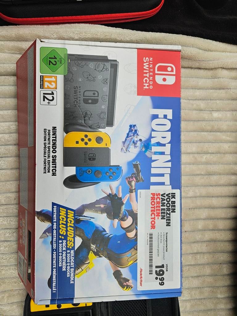 Nintendo switch V2 fortnite editie, Spelcomputers en Games, Ophalen of Verzenden, Zo goed als nieuw