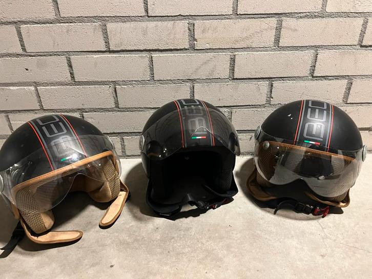 3x BEC Helmen - 1x S, 2x L - Zwart met Italiaanse streep, Fietsen en Brommers, Brommerhelmen, Gebruikt, Small, Ophalen of Verzenden