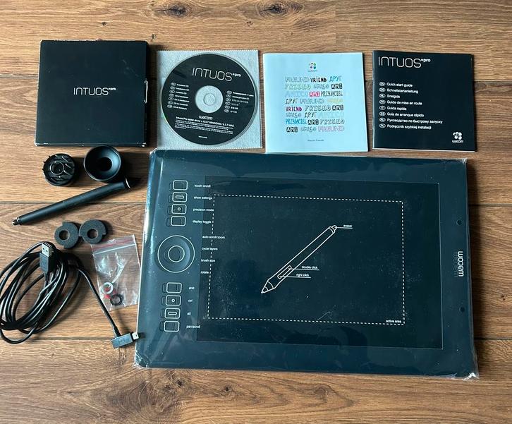Wacom Intuos Pro Medium – professioneel tekentablet, Computers en Software, Tekentablets, Zo goed als nieuw, Draadloos, Multi-touch