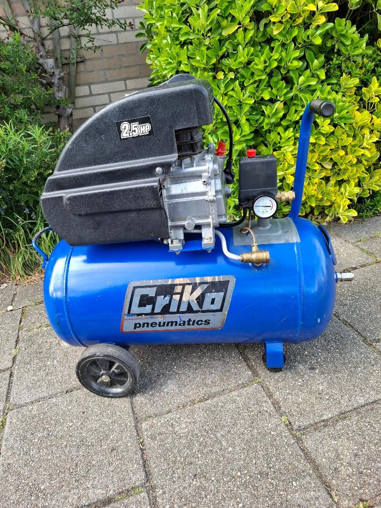 Luchtcompressor Criko met 50 ltr. tank, Ophalen, Gebruikt, 6 tot 10 bar, 25 tot 100 liter