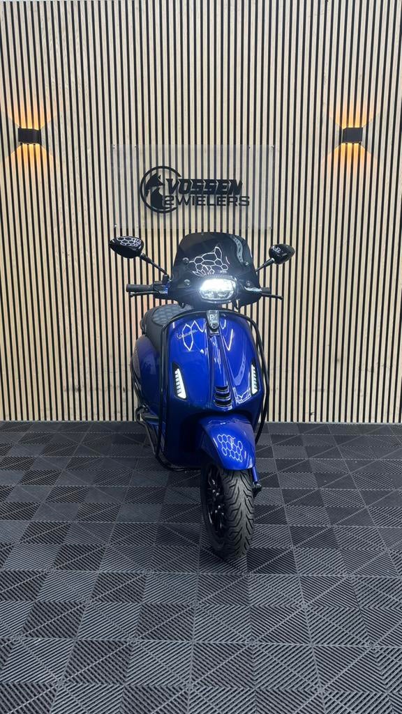 Vespa sprint | Candy blue | Custom | Full option, Fietsen en Brommers, Scooters | Vespa, Maximaal 45 km/u, Vespa S, Zo goed als nieuw