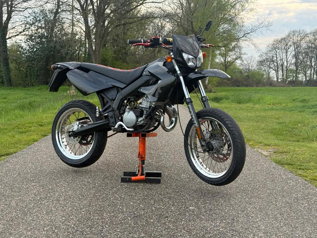 Derbi Senda 2008 50cc Schakelbrommer, Fietsen en Brommers, Brommeronderdelen | Algemeen, Ophalen, Zo goed als nieuw, Uitlaat