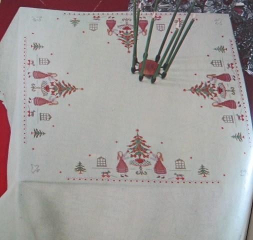 Borduurpatroon  Kerst  kleed   nr 5096, Hobby en Vrije tijd, Verzenden, Nieuw, Handborduren, Patroon