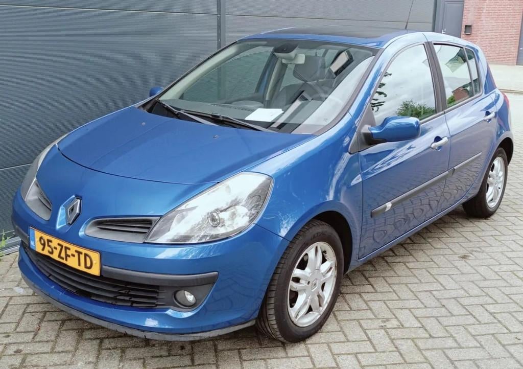 Renault Clio 1.4 16V Dynamique S Panorama/Leer/Climate, Auto's, Gebruikt, Zwart, 4 cilinders, Blauw