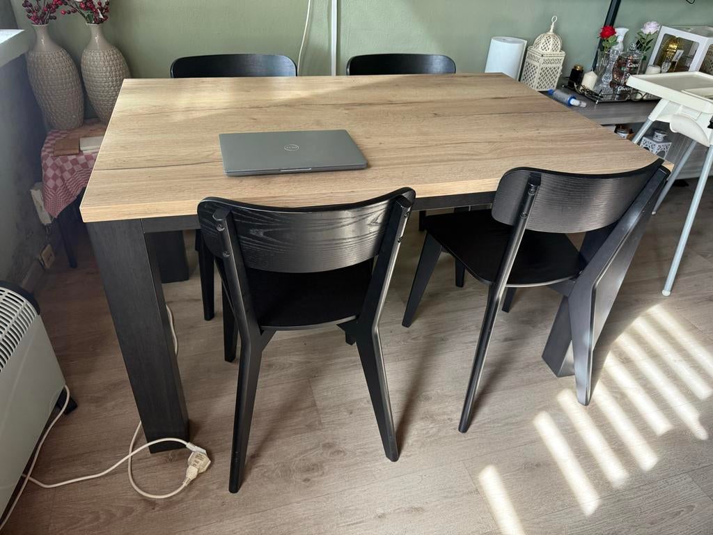 Eettafel met vier stoelen, Huis en Inrichting, Tafels | Eettafels, Gebruikt, 50 tot 100 cm, 100 tot 150 cm, Vier personen, Rechthoekig