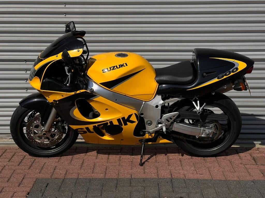 Suzuki GSX 600 R | 20563KM!! | 1999 | 110PK, 4 cilinders, Motorrijbewijs A, Bedrijf, Super Sport
