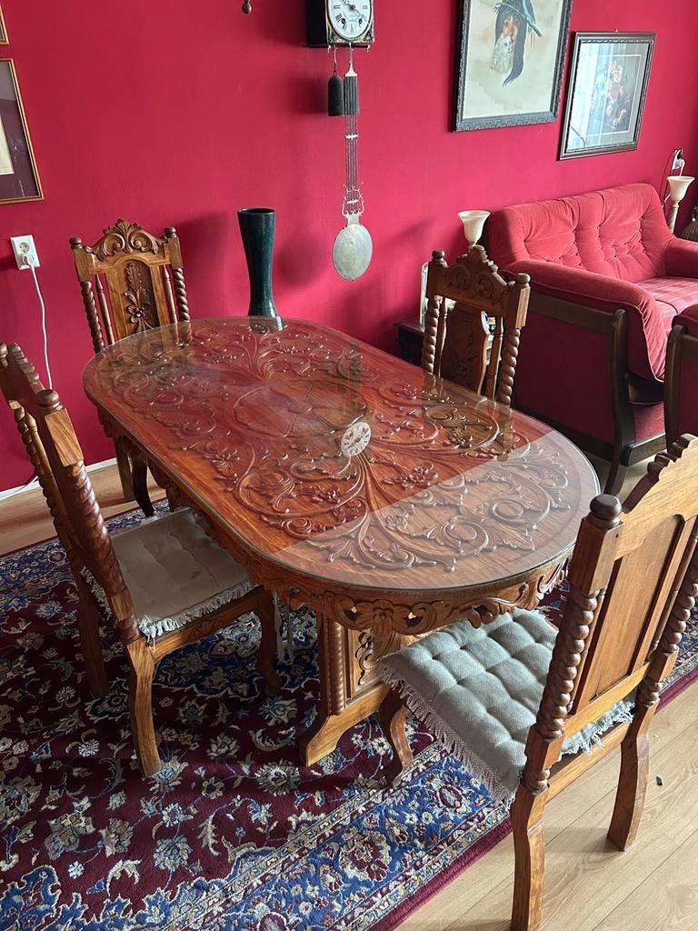 Eetkamertafel met 6 stoelen en fraai houtsnijwerk, Antiek, Gebruikt, Kersenhout, Vijf personen of meer