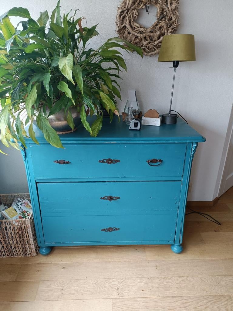 Opvallende grenen kast in turquoise - H89xB110xD57, Huis en Inrichting, Kasten | Ladekasten, Gebruikt, 100 tot 150 cm, 1 of 2 laden