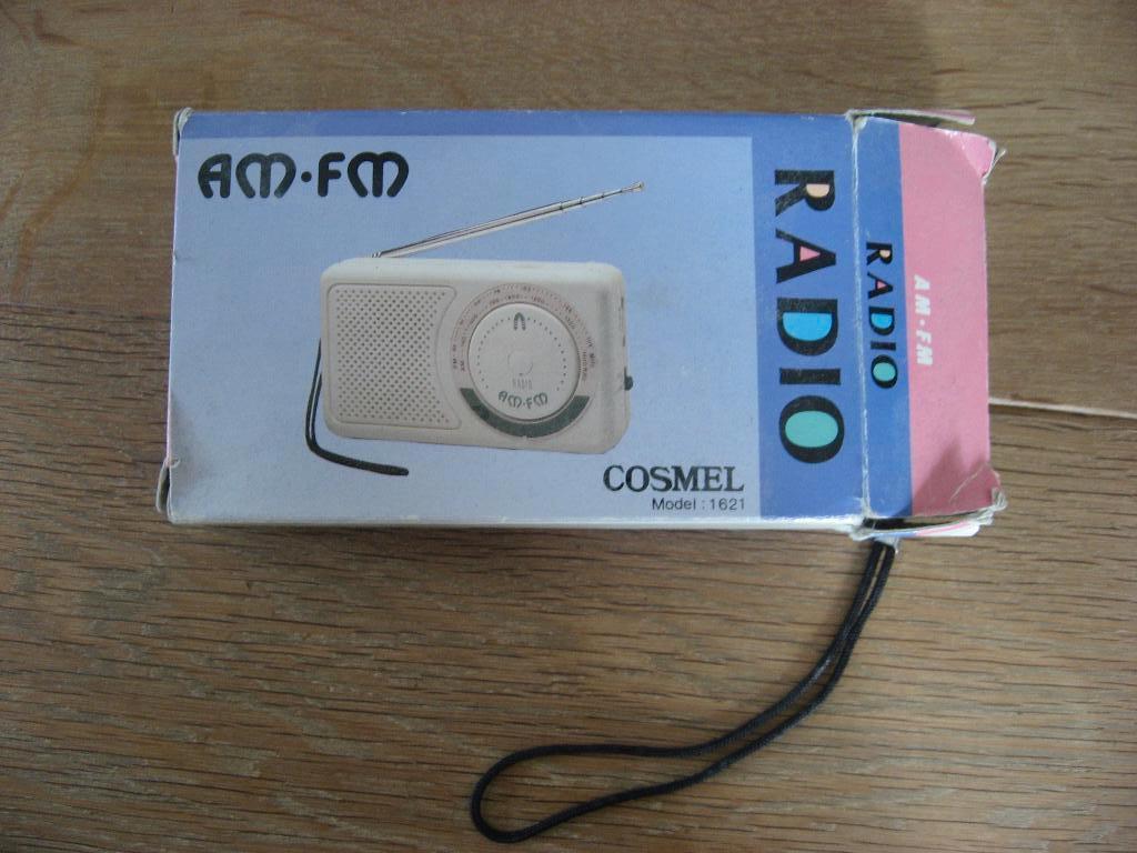 vintage wit AM-FM radiootje, Cosmel 1621, nieuw in doos, Audio, Tv en Foto, Verzenden, Nieuw, Transistorradio
