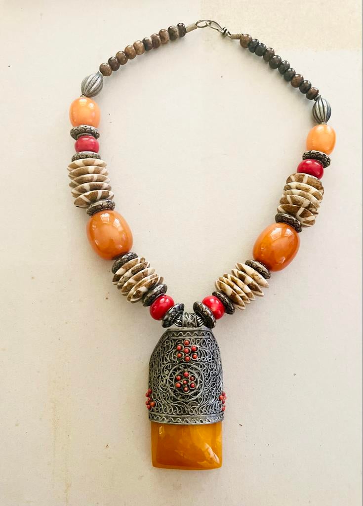 Vintage Antieke Berber ketting zilver koraal barnsteen, Verzenden, Gebruikt, Zilver, Met edelsteen