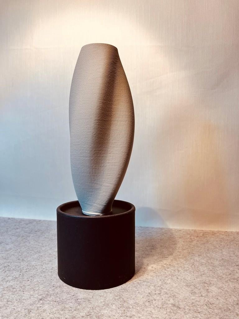 Olivier van Herpt design vaas 2018 met originele koker, Overige kleuren, Verzenden, Aardewerk of Porselein, Nieuw