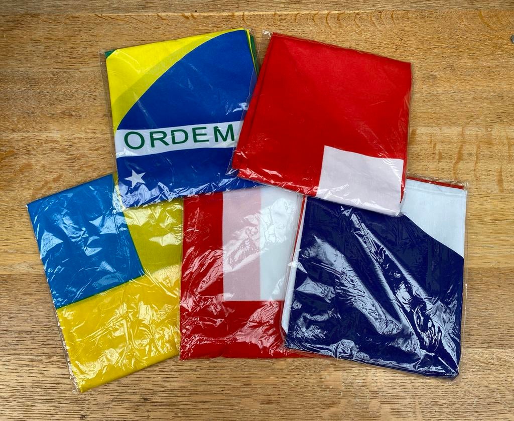 Setje van 5 nieuwe vlaggen, 90x150 cm groot met 2 ringen, Diversen, Vlaggen en Wimpels, Nieuw, Ophalen of Verzenden