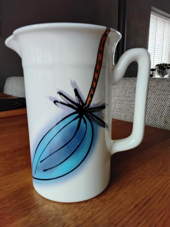 Aardewerken waterkan met uniek design - AZG Groningen, Antiek en Kunst, Antiek | Keramiek en Aardewerk, Ophalen