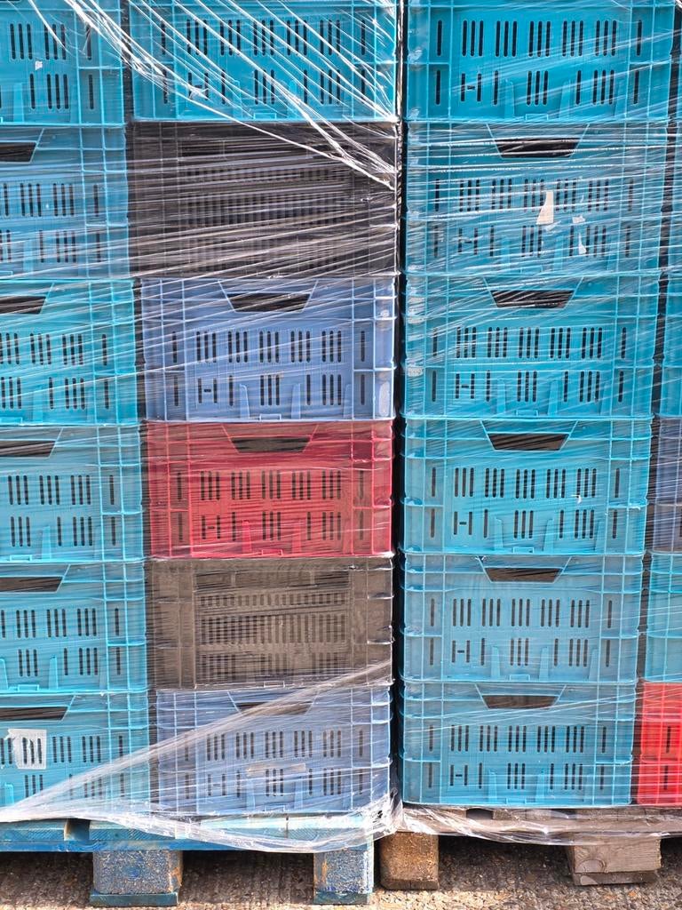 Plastic kratten in verschillende kleuren, Ophalen